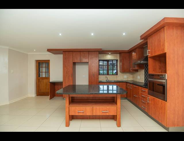 2 BEDROOM TOWNHOUSE FOR SALE IN GLENROY PARK